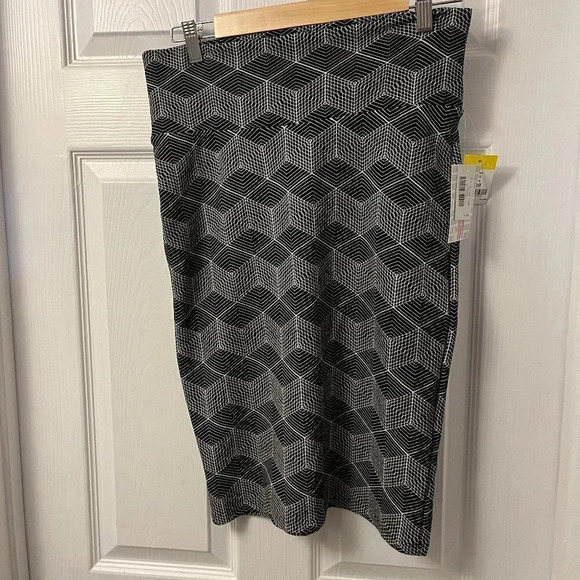 Women’s LuLaRoe Skirt Medium - Picture 1 of 8